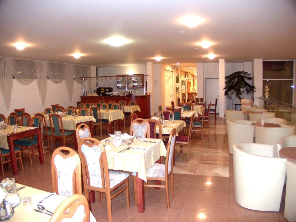 Hotel Astra Братислава Екстер'єр фото
