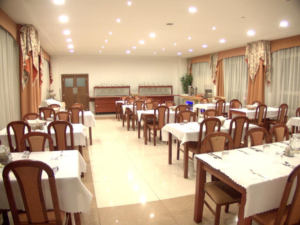 Hotel Astra Братислава Екстер'єр фото